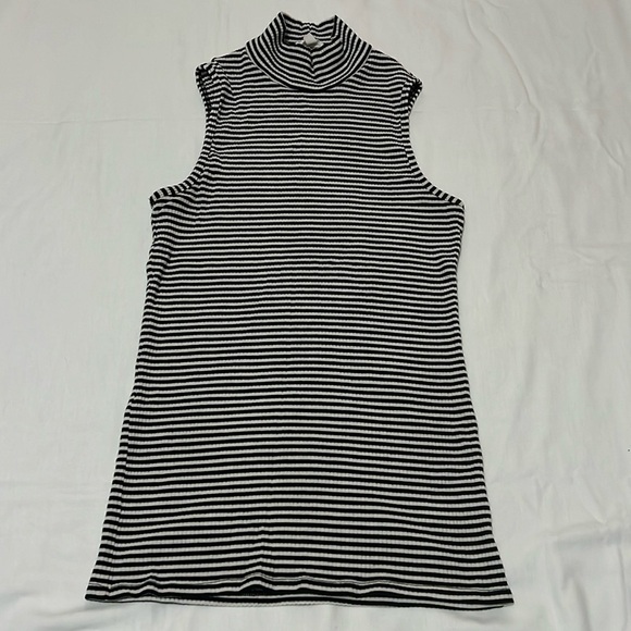 Athleta Black/White Striped Sleeveless Mock Neck Top - Picture 1 of 3